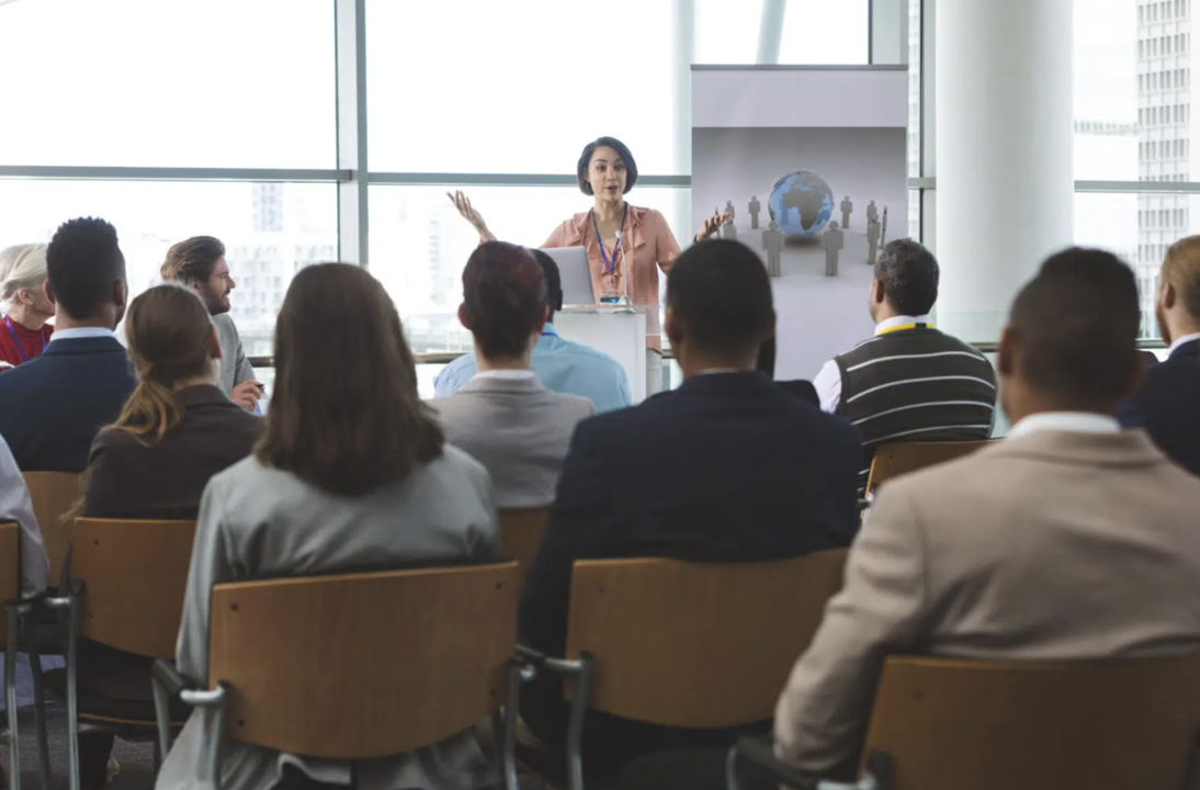 Pentingnya Public Speaking Dalam Membangun Personal Branding