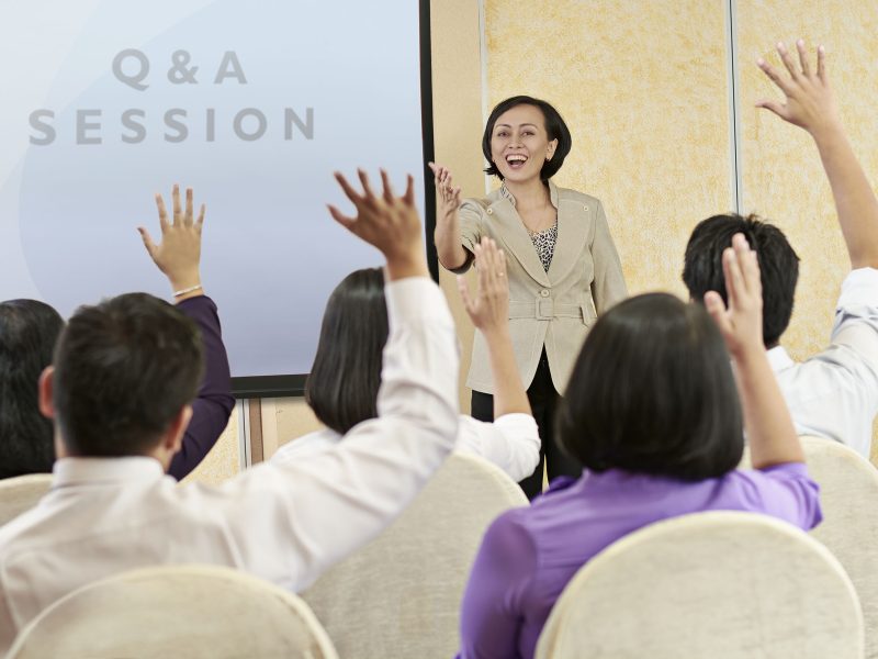 Tips Public Speaking Untuk Menarik Perhatian Audiens Anda